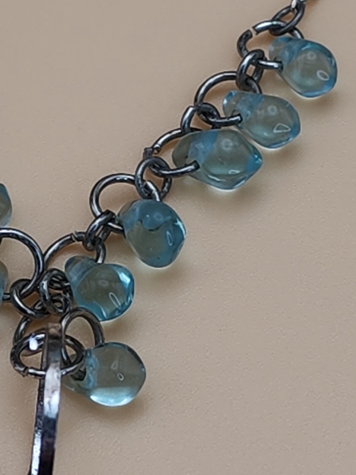 Vtg EXPRESS Signed Light Teal Shade Faceted Teardrop Pendant Necklace