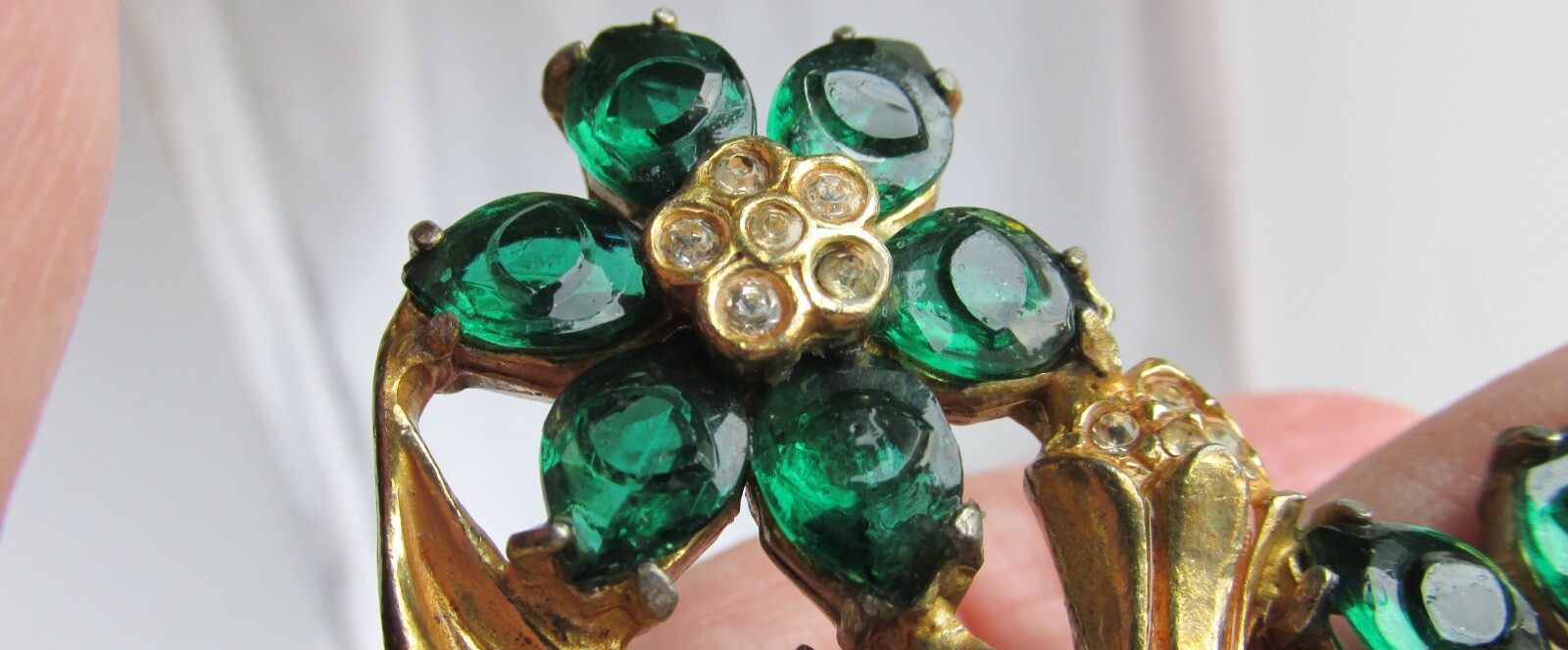 Rare Vintage Art Deco Unique Dark Green Glass Cabochons w/ Eyes Brooch Pin