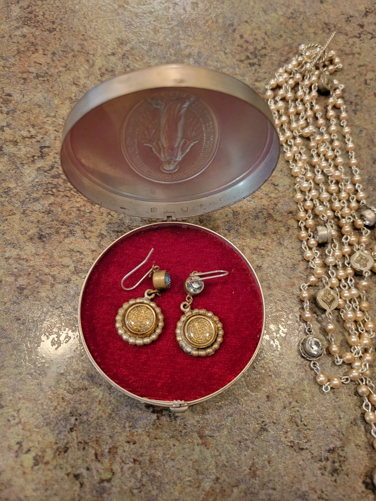 Beautiful Vtg Medallion Rosary Necklace w Matching Earrings & Case San Benito