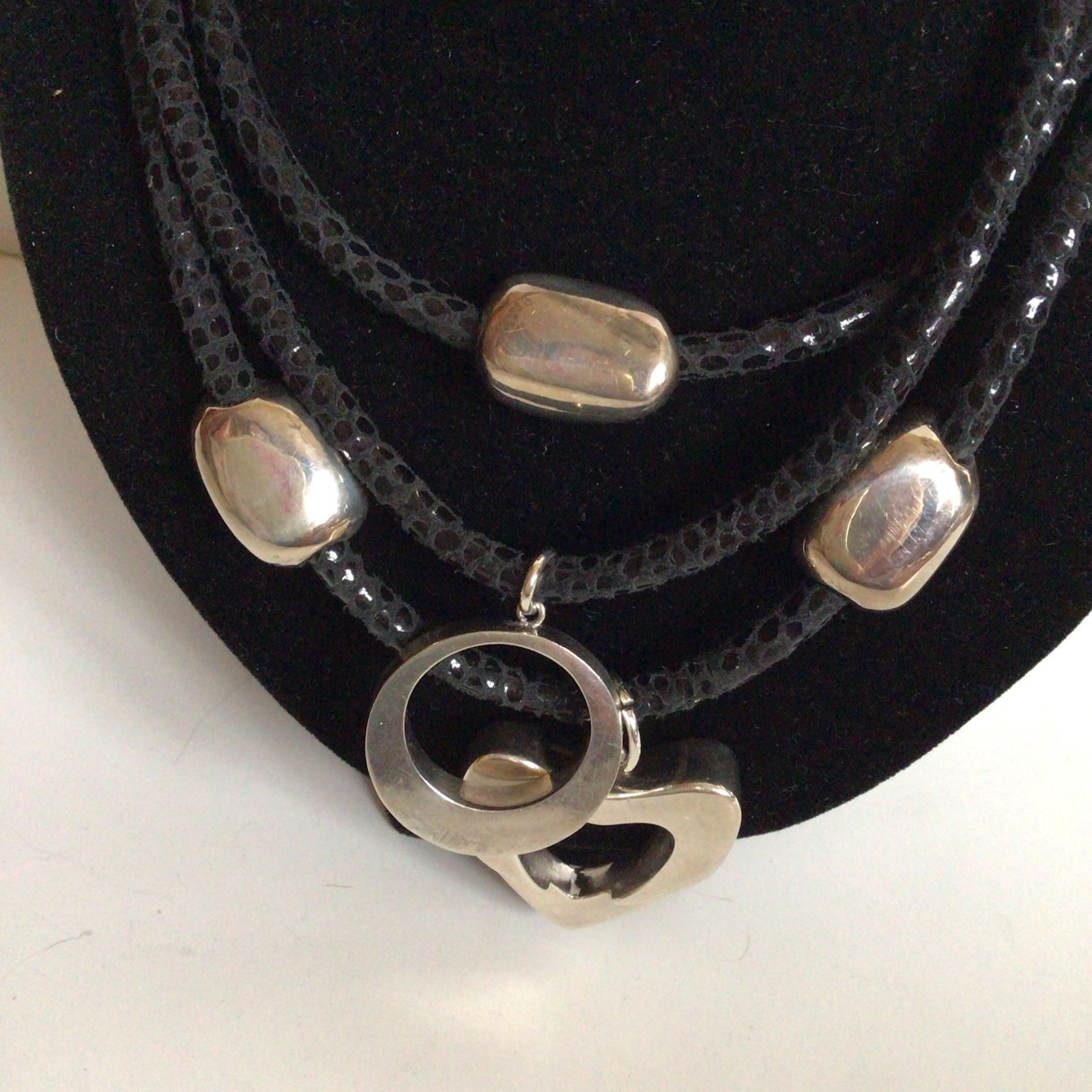 GORGEOUS SEBBAG VON MUSULIN NECKLACE PENDANTS STERLING BEAUTIFUL HEART & CIRCLE