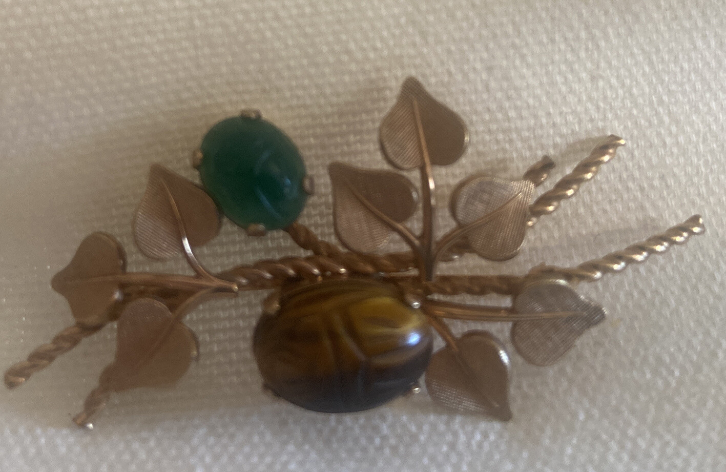 Vintage Van Dell Gold Filled Jade & Tiger Eye Scarabs Brooch Leaves Pin 2.4″