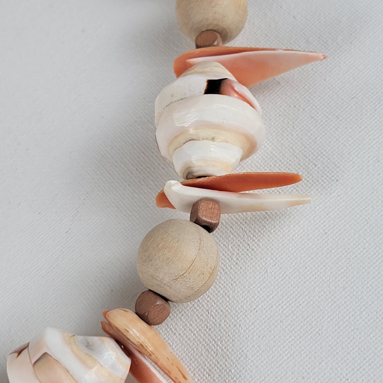 Vtg. Shell And Wood Bededed Necklace Light Pastel Tone Spring Ring Clasp 19″
