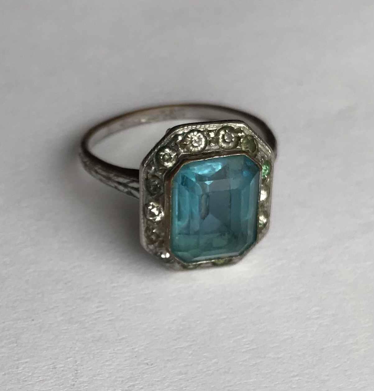 Vintage Art Deco Blue Crystal Ring Green & Clear Surround Approx Size 6.5 Silver