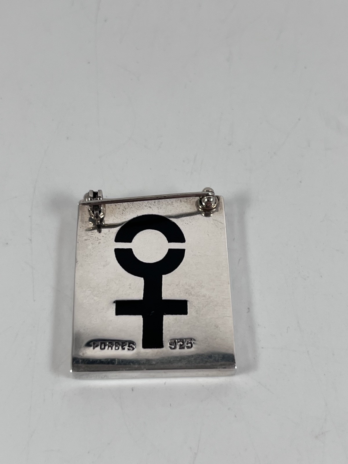 VINTAGE FORBES STERLING SILVER BLACK ENAMEL FEMALE SYMBOL MODERNIST PIN BROOCH