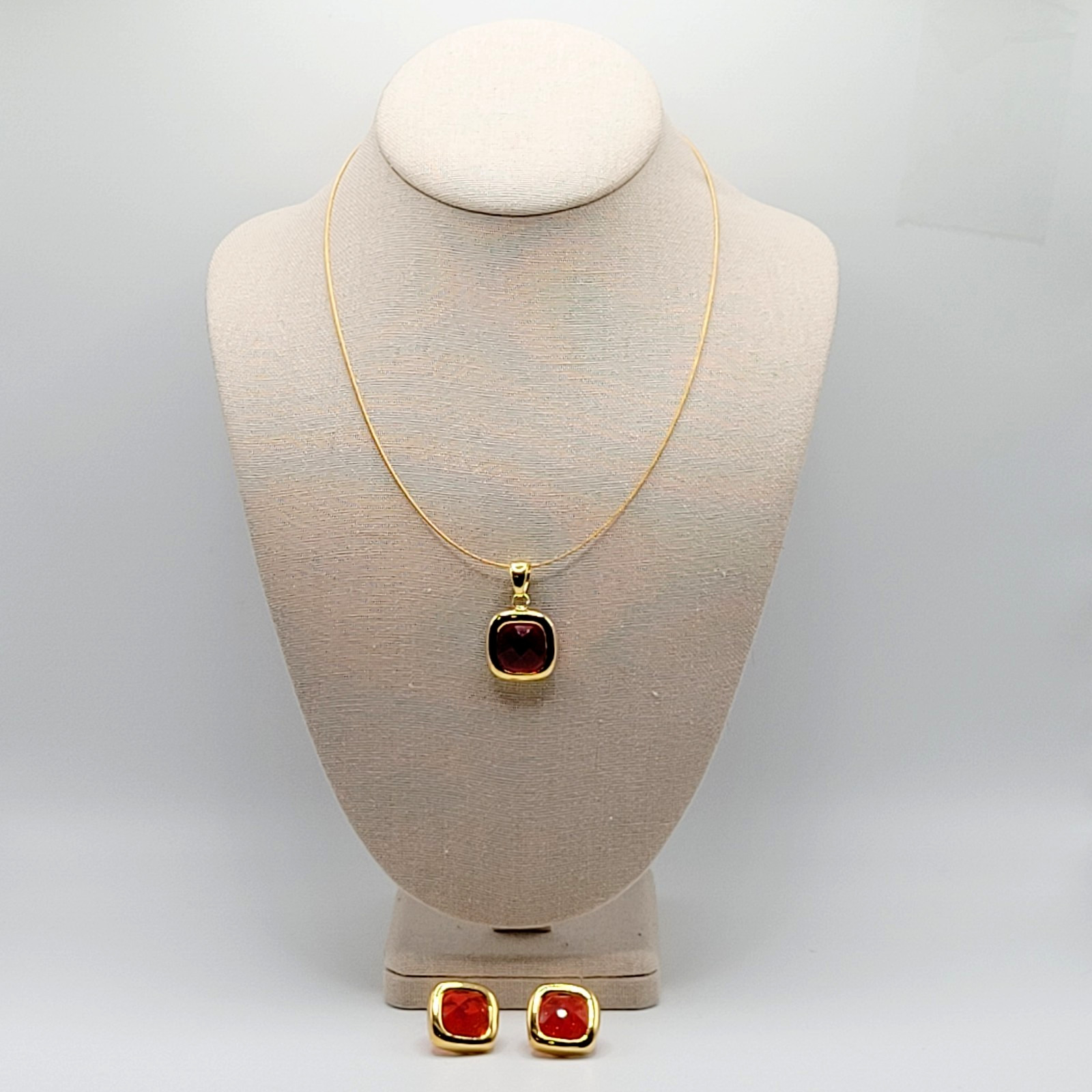 Red Glass Faceted Cushion Cut Bezel Gold Tone Wire Necklace Clip On Earrings Set