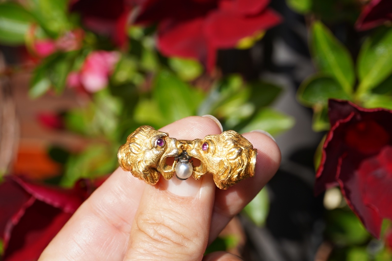 Art Nouveau 18K Double Lion Head Brooch