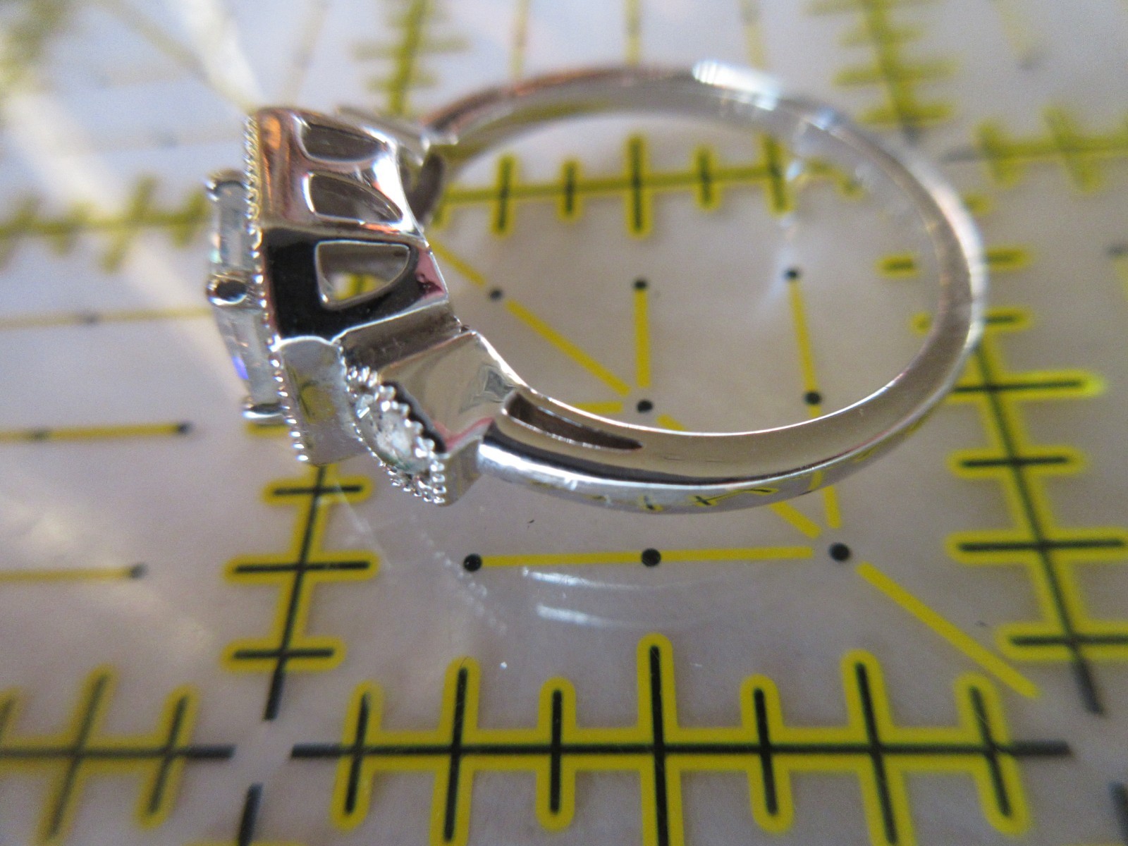 Vintage signed STELLA & DOT Clear Rhinestones Cocktail Ring Size 9