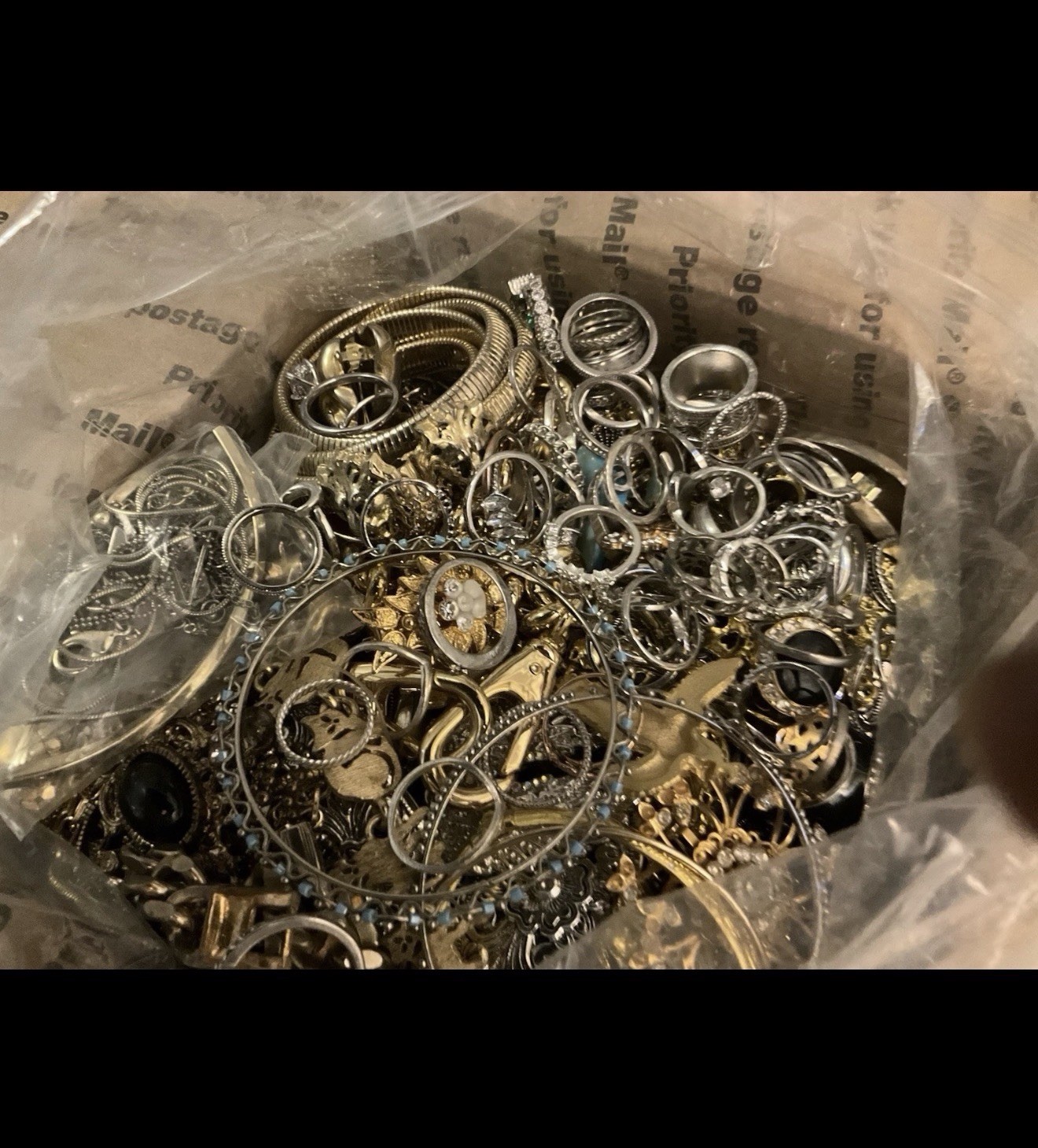 Vintage 2 Mod Jewelry Lot | Cameo Gold Pearl Mix | 2LB Elite Discovery