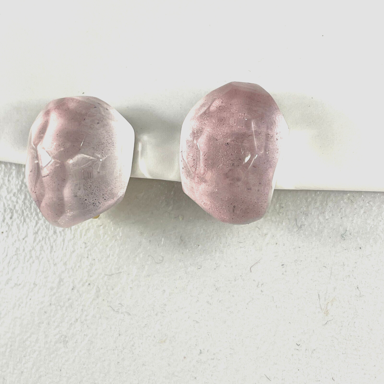 Henri Bendel 80’s lucite earrings pink carved clip-on never worn