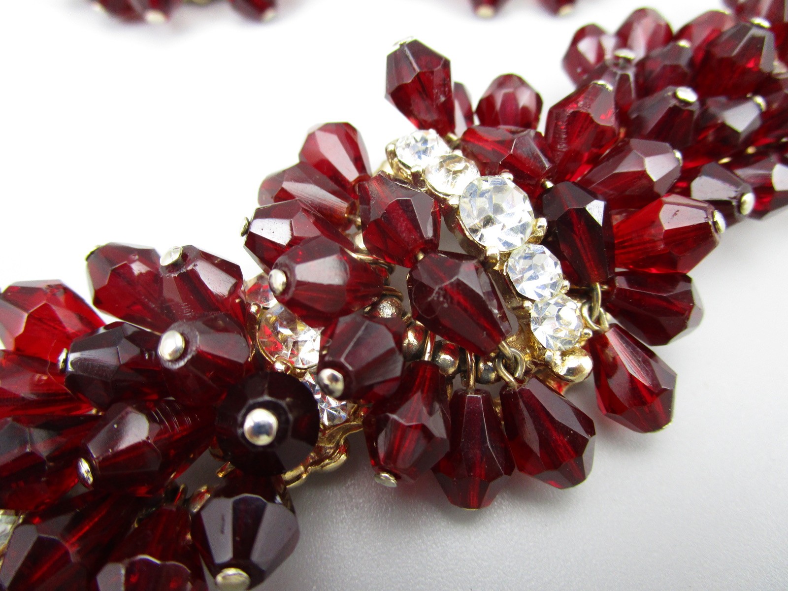 STUNNING 1960S RUBY BRIOLETTE CRYSTAL RHINESTONE CHA CHA BRACELET & EARRINGS SET