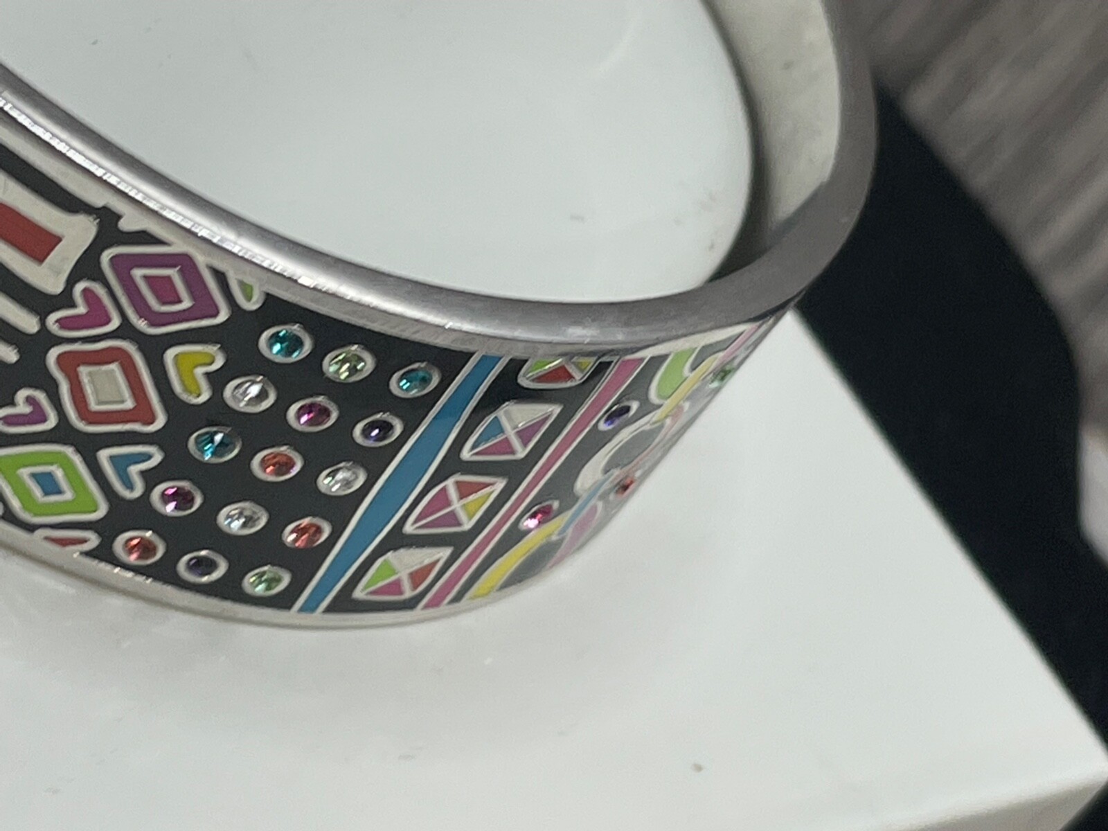 Metal Hinged Bracelet w/ Rhinestone opening Beautiful Colorful VIntage