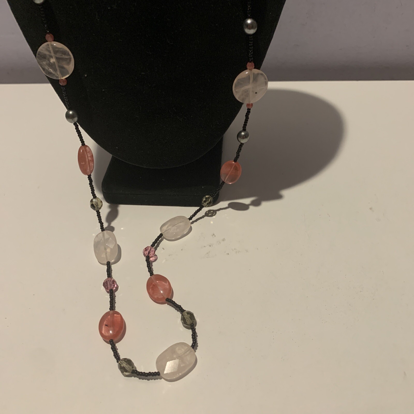 STUNNING VINTAGE ESTATE ROSE QUARTZ & CARNELIAN BLACK MICRO BEADS NECKLACE 36″