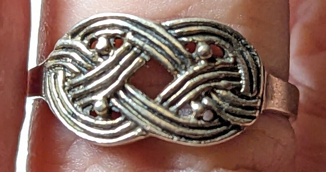 VINTAGE STERLING SILVER CELTIC RING ABOUT SIZE 8 1/4 HALLMARKED 925