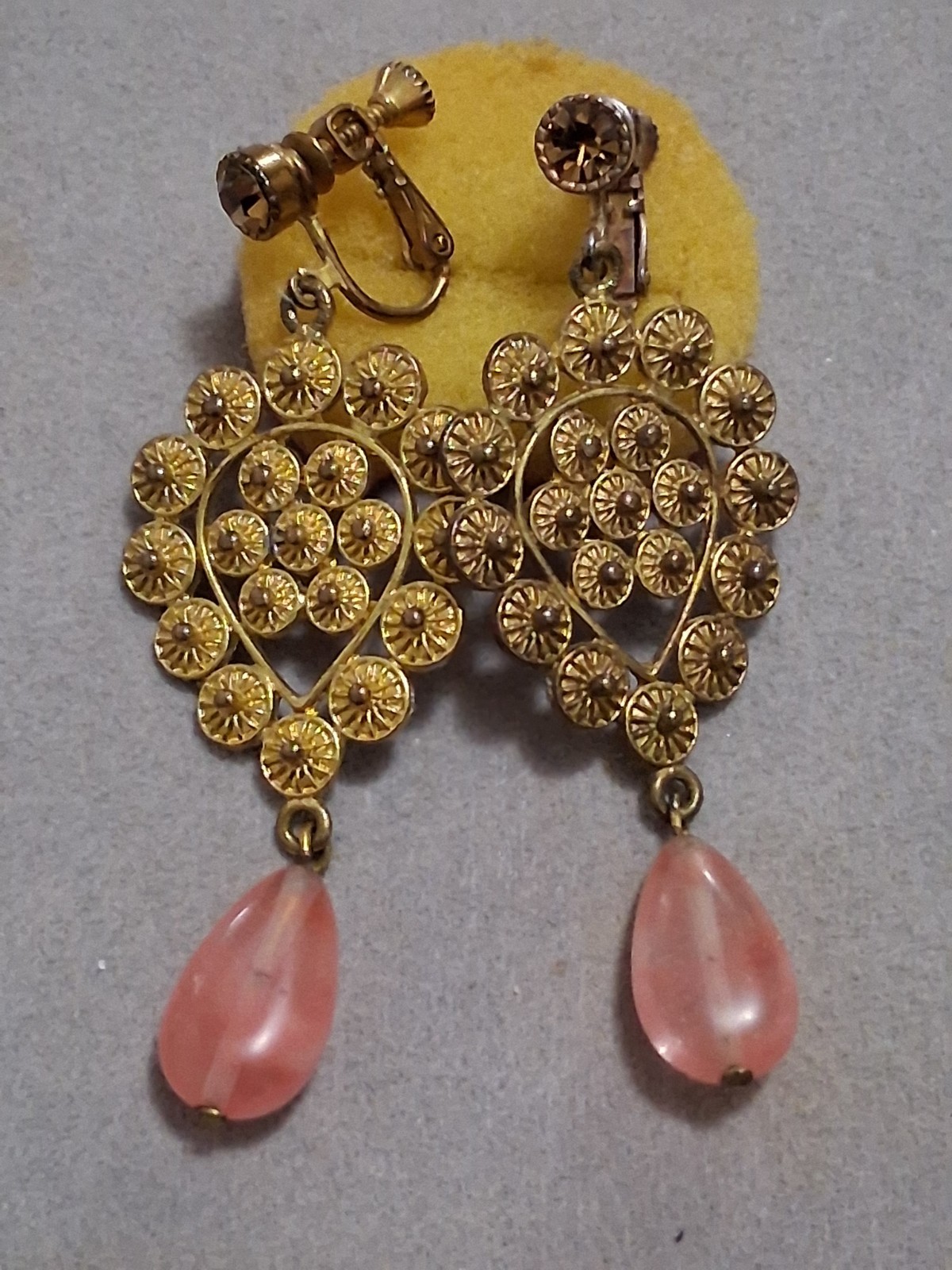 Vintage pink glass dangle drop stone ornate goldtone adjustable clip-on earrings