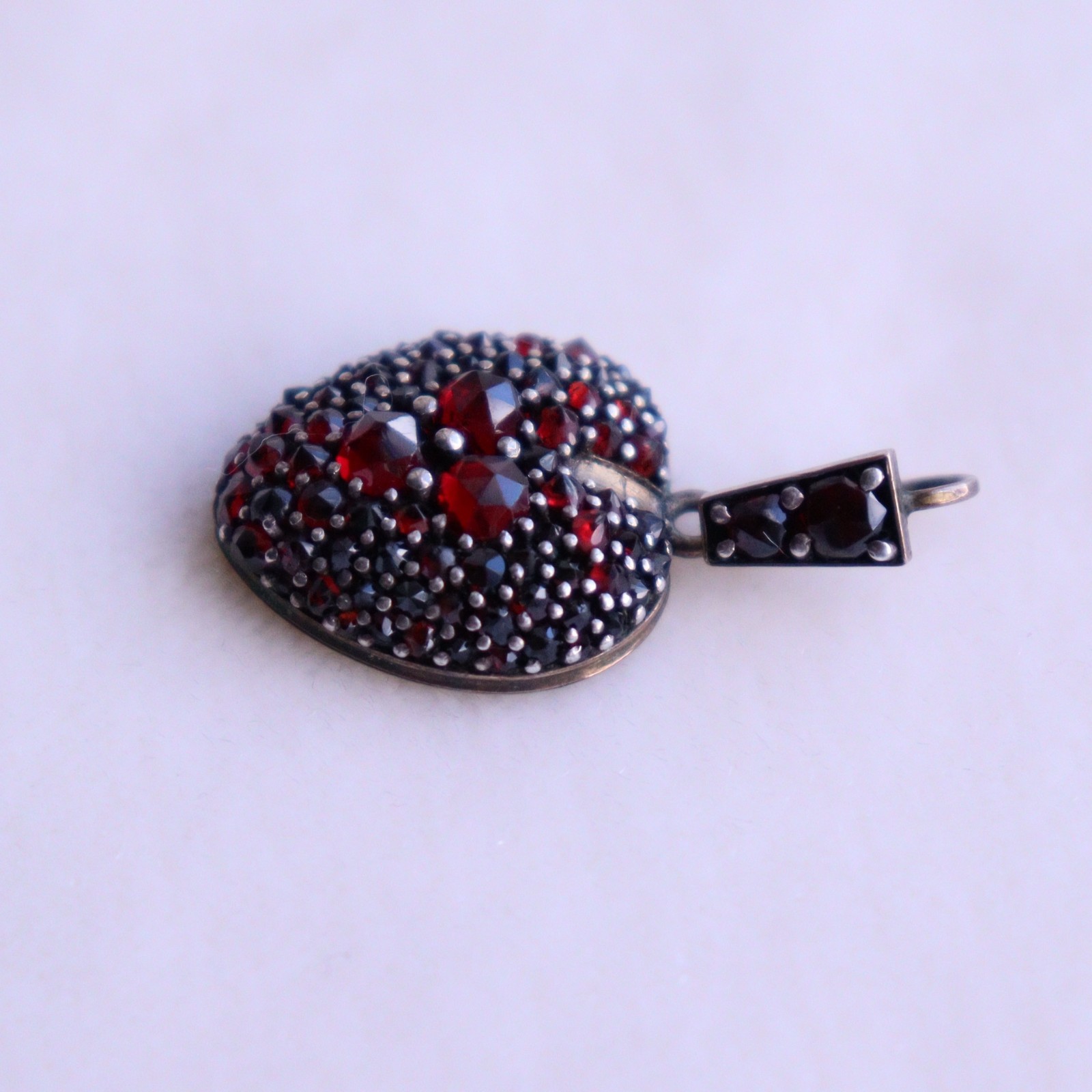 Antique Bohemian Garnet Heart Pendant Late 19ct – NO TARIFF