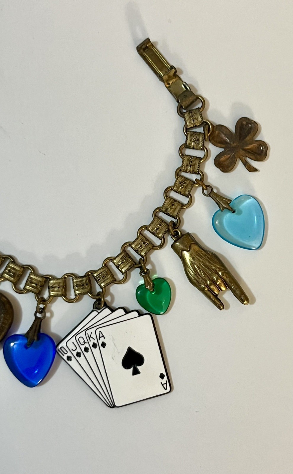 Vintage Charm Bracelet Poker Shamrock Dangles Cards Hearts Glass Works Studio ?
