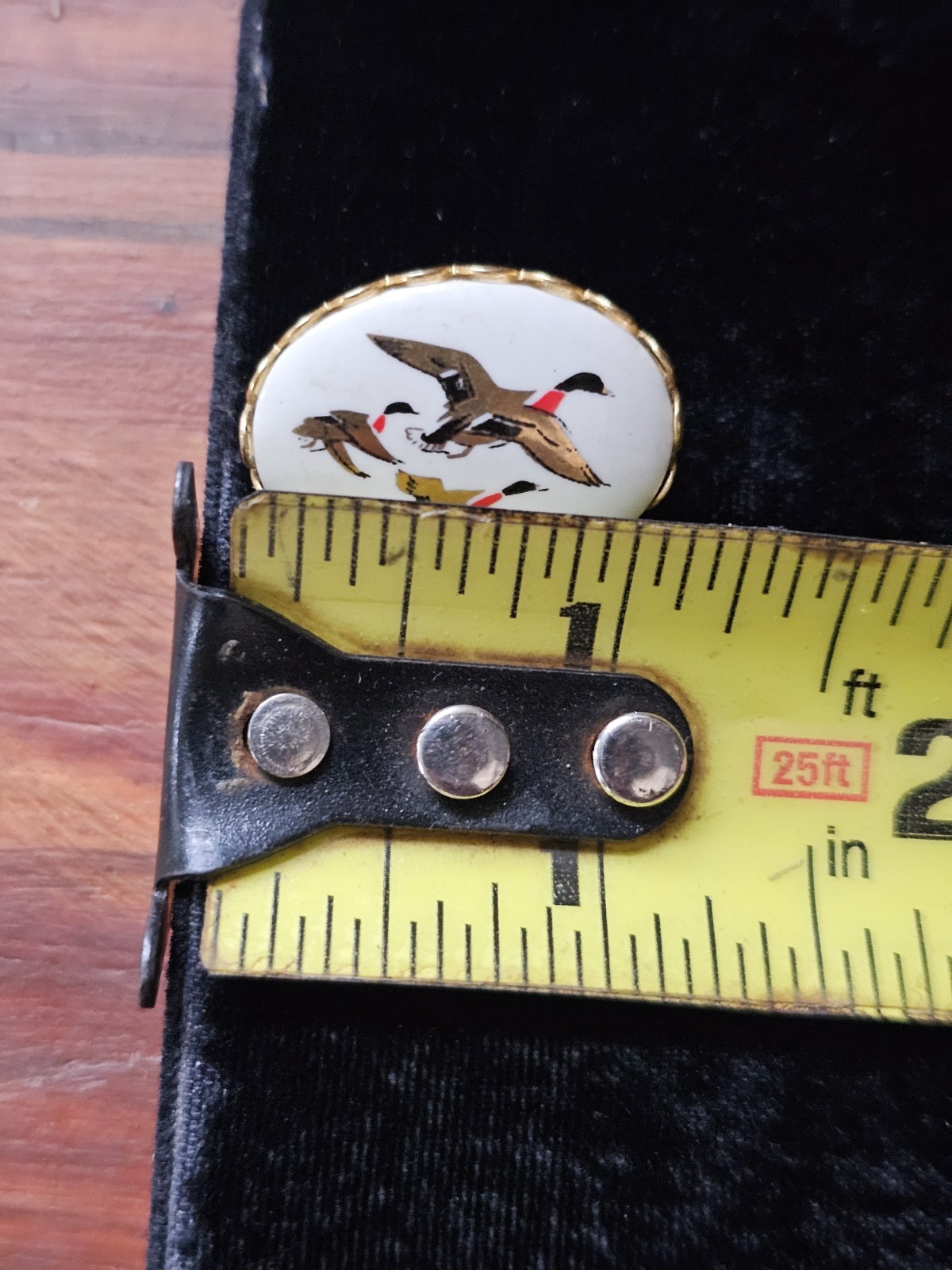 Vintage Brooch/Pin Ducks Flying Glass Oval Gold Tone Frame Gold Red Black