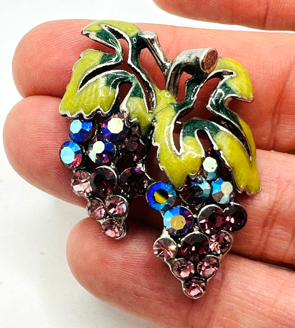 Gorgeous Glittering Vtg AB Purple Rhinestone Enamel Grape Cluster Brooch