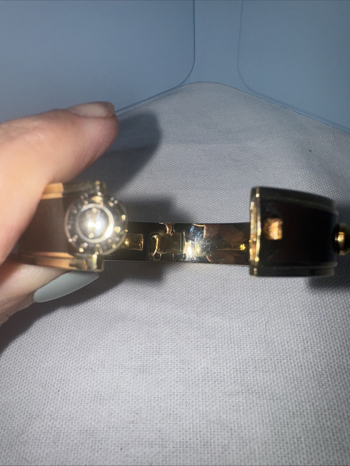 New HENRI BENDEL Goldtone Rivet w Logo Brown Metal Bangle Bracelet