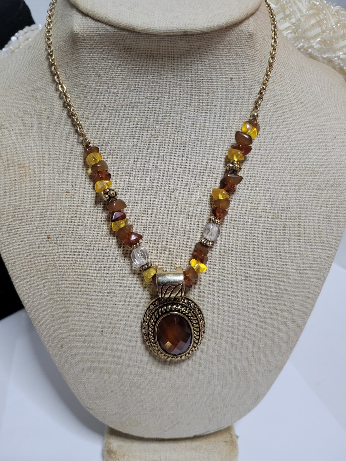 Vintage Avon Amber Color Pendent Necklace Gold Tone 16″ With 3″ Extender