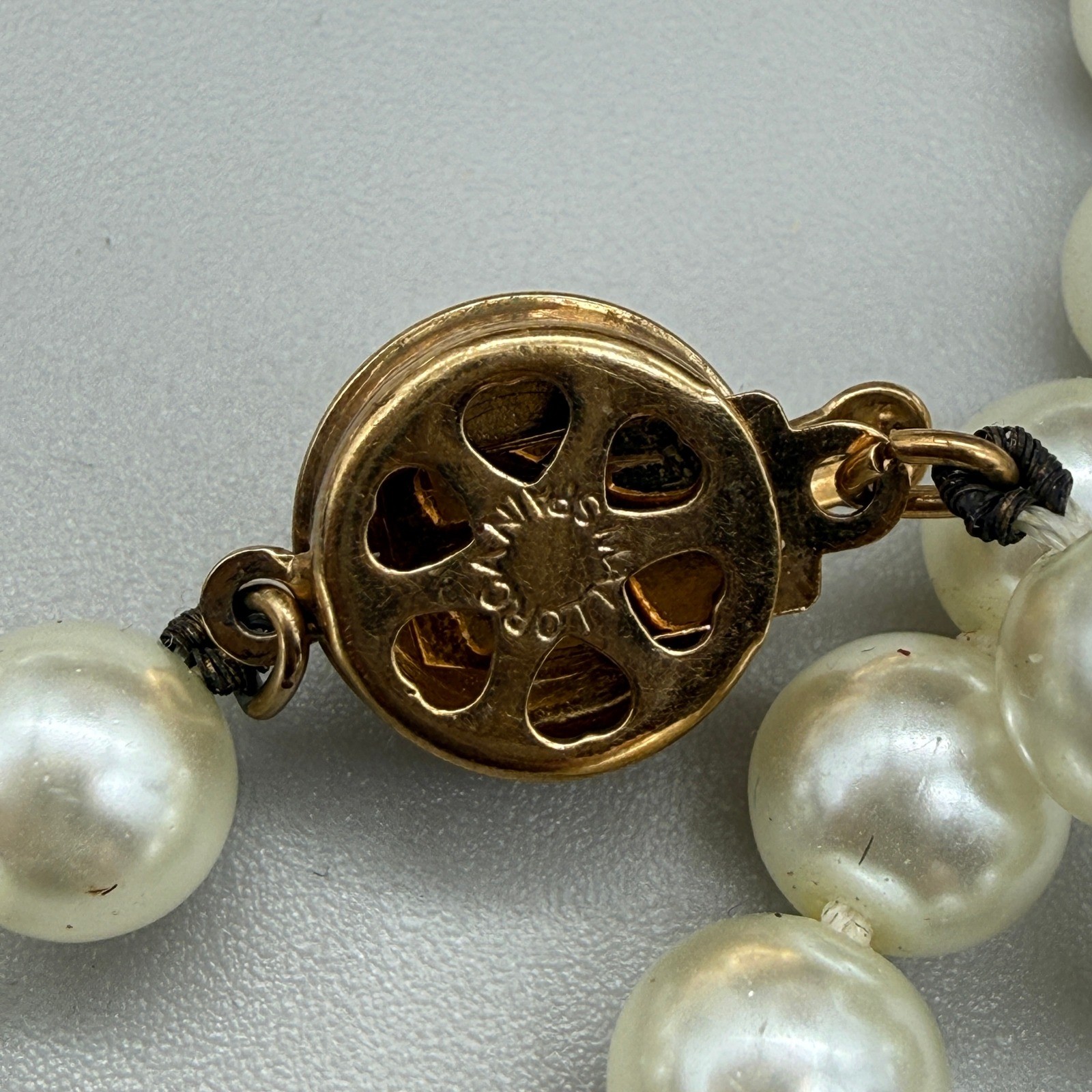Vintage Majorica Spain Pearl Necklace 7mm 18″ Double Knotted Gold Tone Clasp
