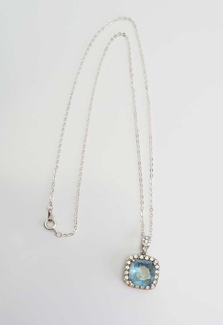 Sterling silver and blue crystal elegant pendant