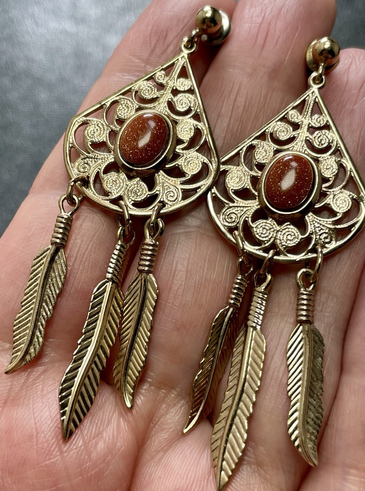 Vintage 2.5” Goldstone Dangle Leaf Feather Gold Tone Dangle Earrings