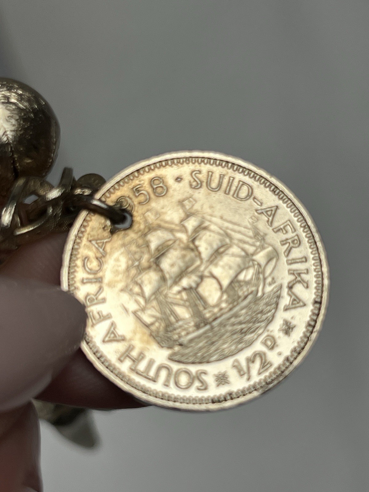 Vintage Coin Bracelet Acrylic Charms & Beads Gold Tone 6.5”
