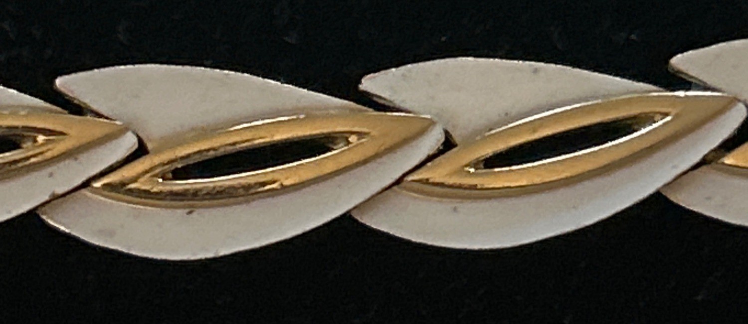 Trifari White Enamel Gold-Tone Adjustable Necklace 15-17” Vintage Leaf Design
