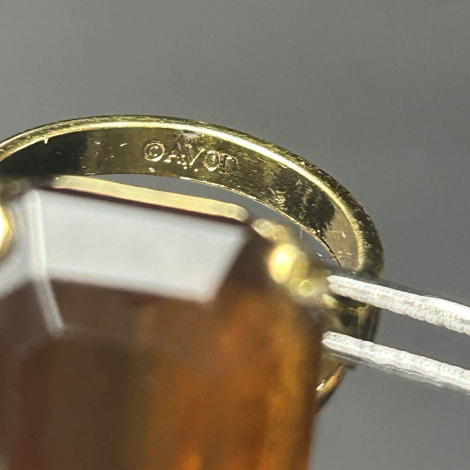 Vintage 1978 Avon “Smoky Lustre” Cocktail Ring Gold Tone Emerald Cut Glass Sz4.5