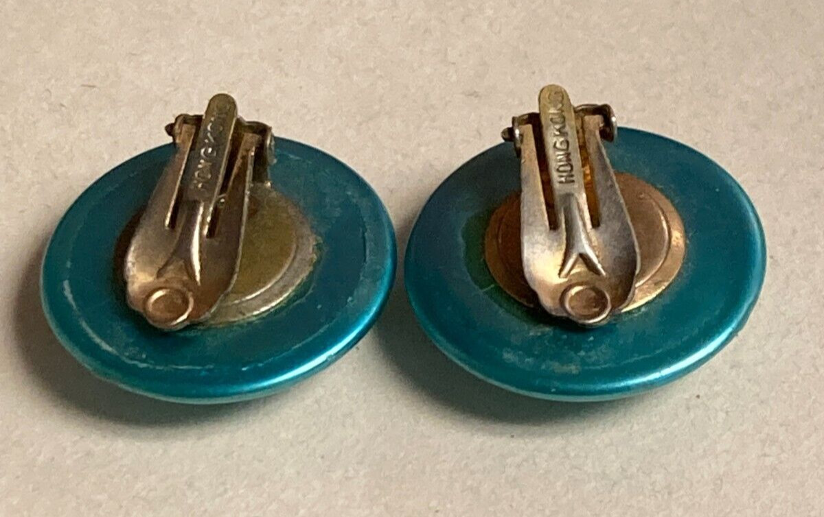 Vintage Hong Kong Signed Teal Light Weight Metal Clip On Earrings