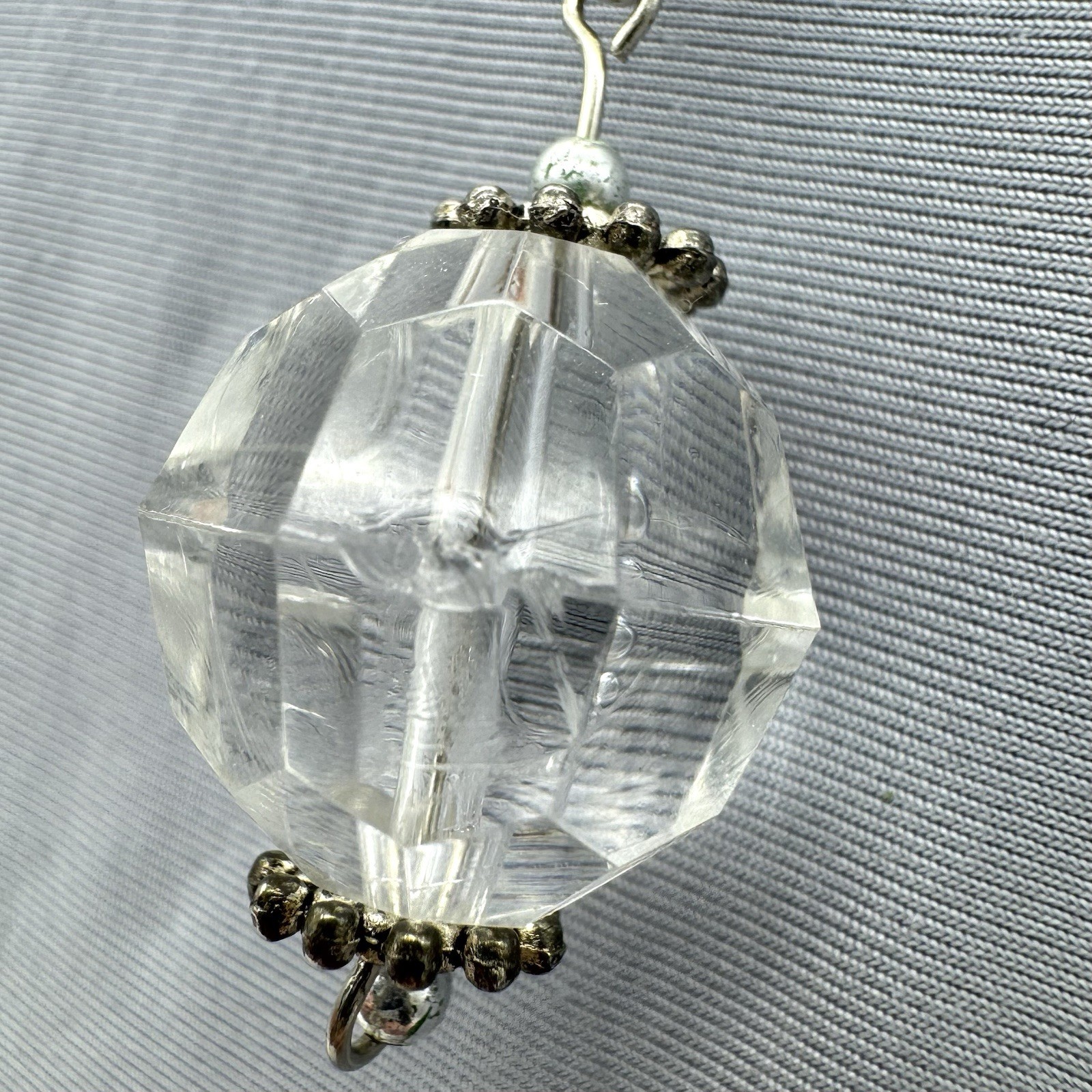 VTG Crystal Acrylic Lucite Plastic Faceted Large Pendant Necklace 29.5” Chain