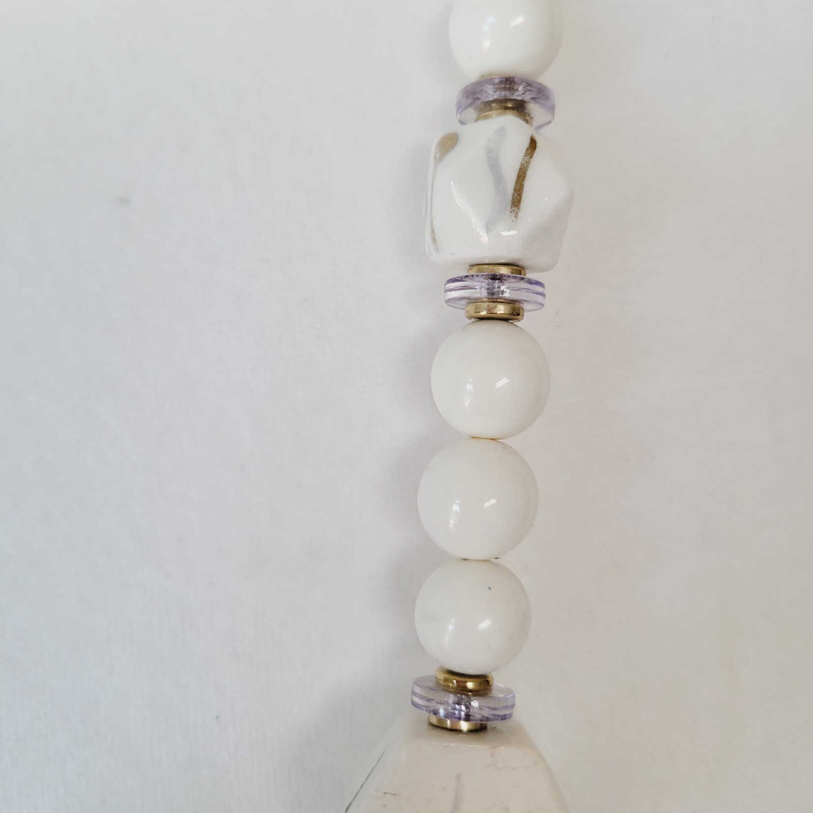 Vintage Retro White Acrylic Beaded Necklace Chunky Business Casual Everyday Wear