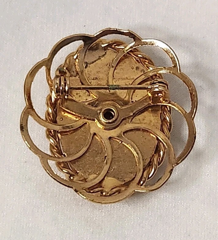 Cameo Brooch Pin Gold Tone Oval Lady Portrait Victorian Style
