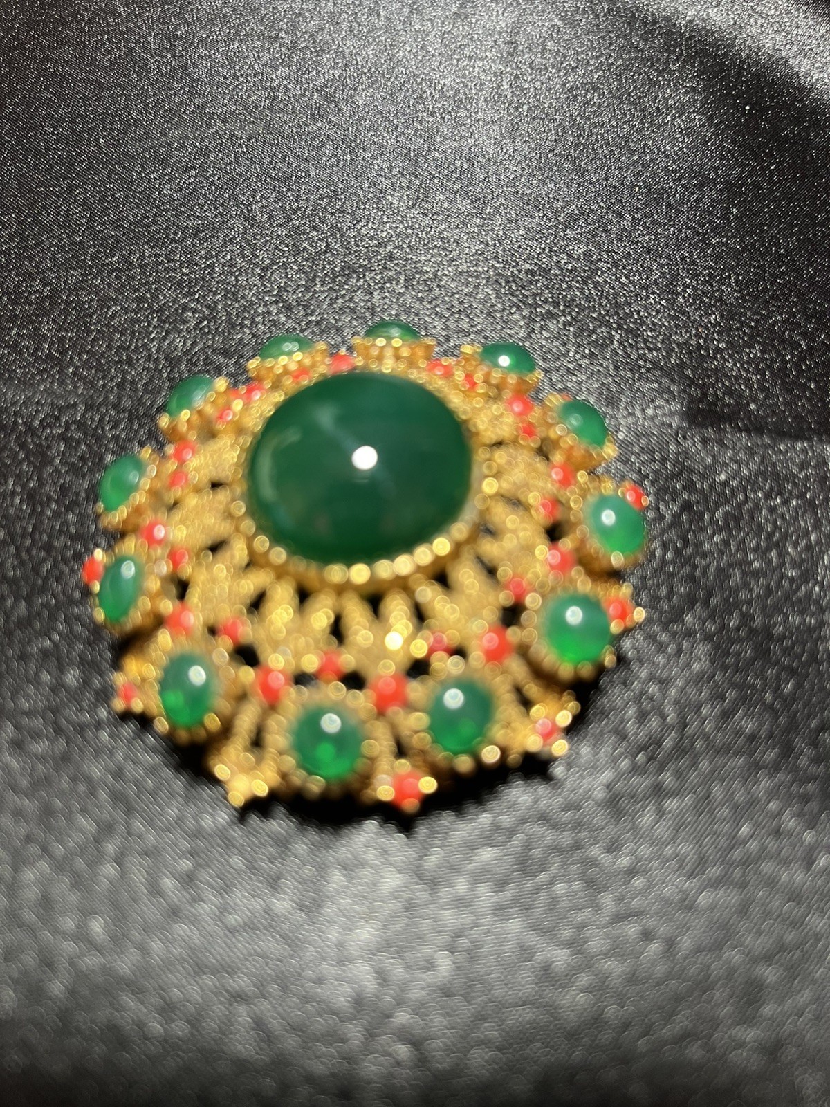 Vintage Signed SPHINX Gripoix Cabochon Peking Glass Brooch