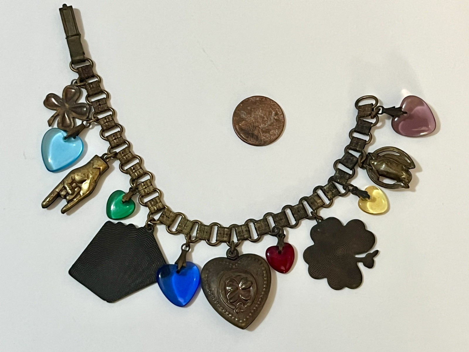 Vintage Charm Bracelet Poker Shamrock Dangles Cards Hearts Glass Works Studio ?