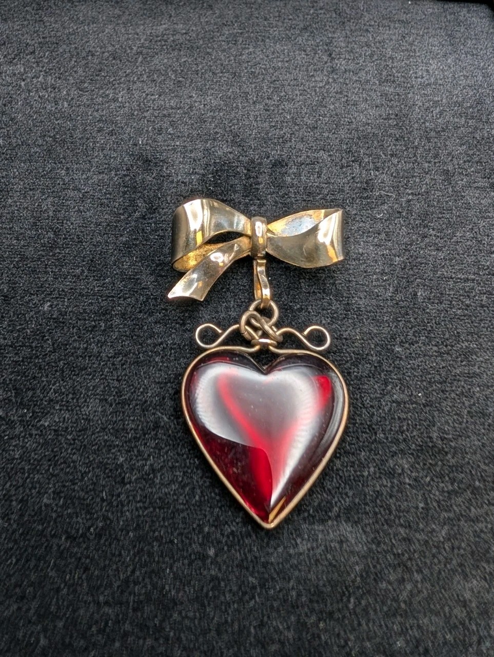 Beautiful Vintage Brooch/Pin Bow w/ Red Heart Pendant 1/20 12K GP Over Silver