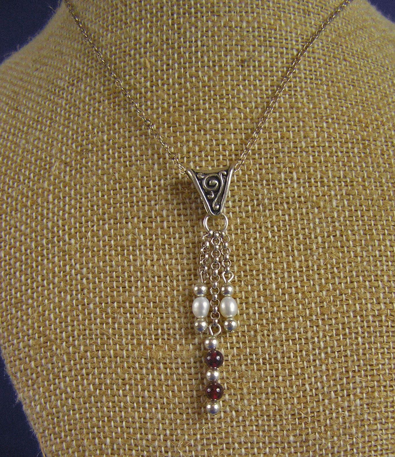 Dainty Carol Felley ’95 Sterling Silver Pearl & Garnet Lavalier Necklace (Tt)