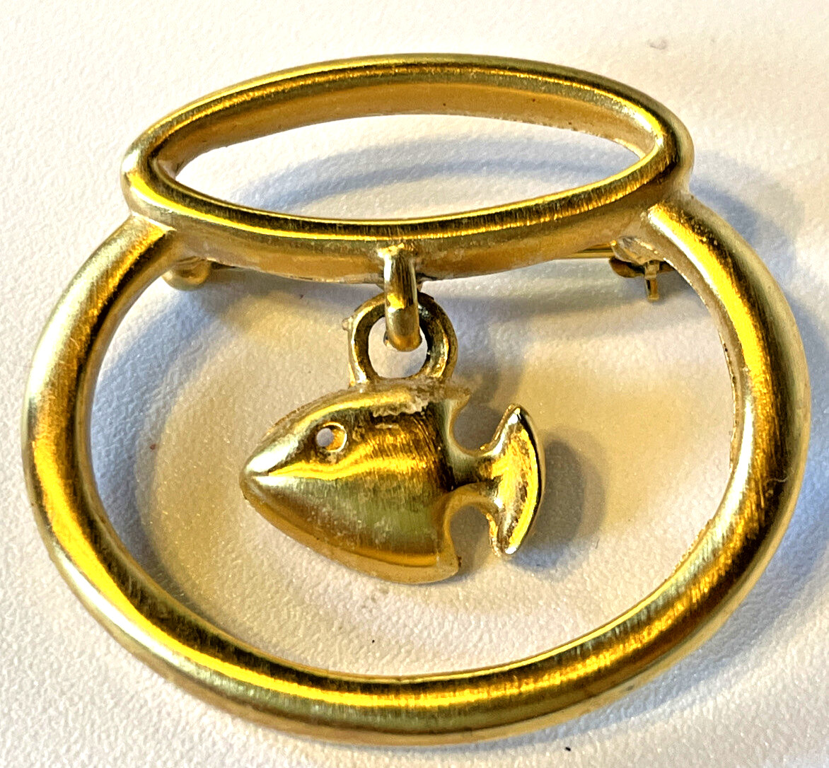 Vintage Jewelry Pin Signed Anne Klein Goldfish In Bowl Gold Toned Metal