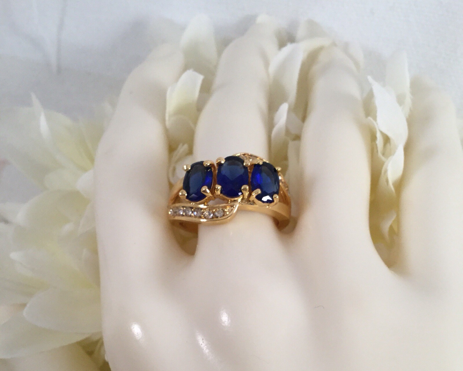 Vintage Jewellery Gold Ring with Blue White Sapphires Antique Deco Jewelry 7 O