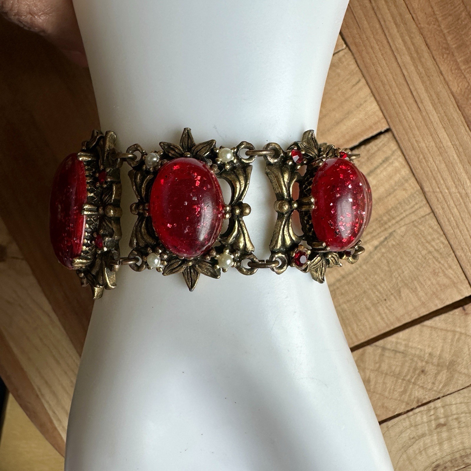 VTG 1950s-60s Victorian Revival Bracelet 6.75 Inch Red Confetti Acrylic Flowers