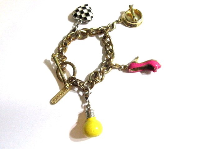 FUNKY LARGE FOB CHARM BRACELET FUN COLORFUL NINTENDO BULB SHOE HEART DOG BOWL