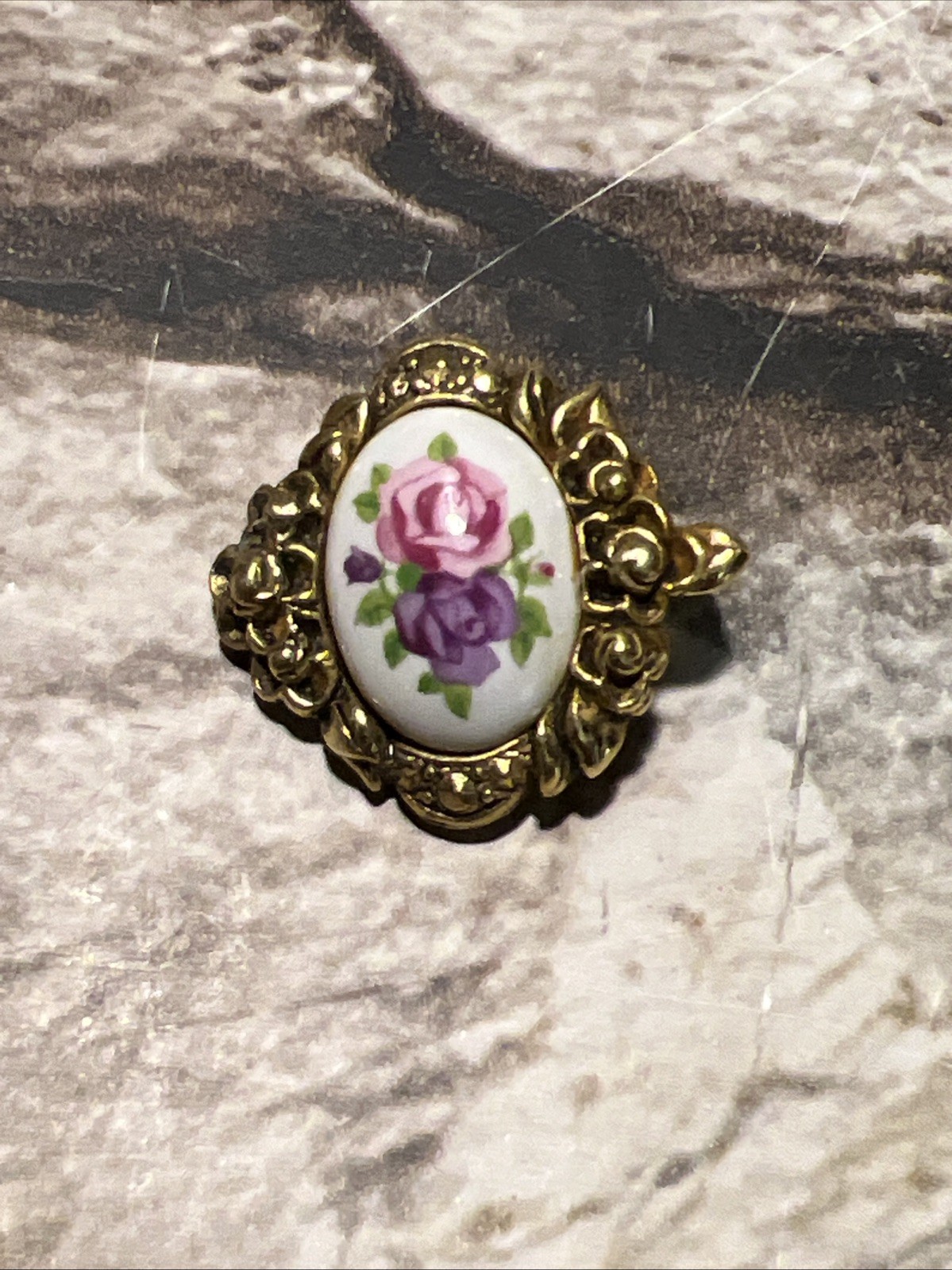 Vintage Avon Victorian Style Ceramic & Metal Rose Pendant Chain Not Included