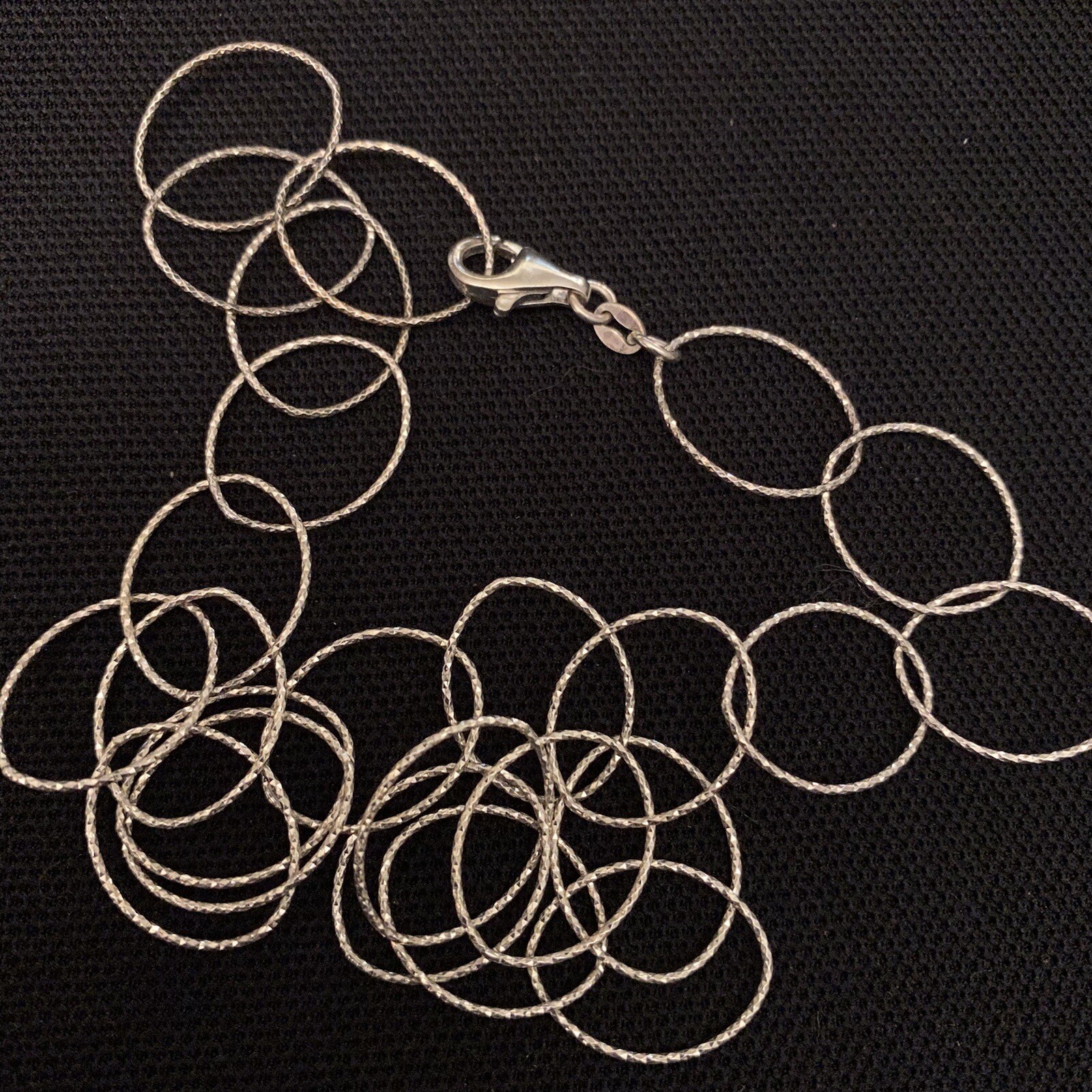 LIGHTWEIGHT ESTATE STERLING SILVER CIRCLE LINK TEXTURE DETAIL NECKLACE 18.25”