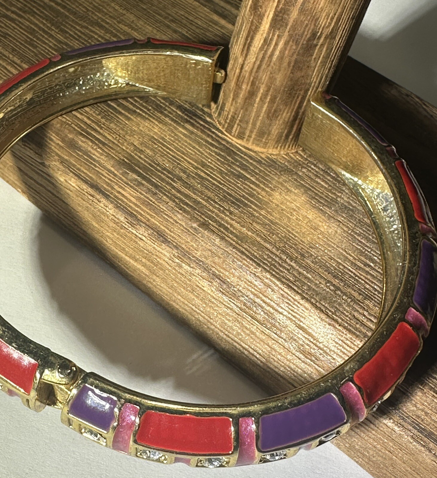 Enamel Rhinestone Hinged Clamp Bracelet – Sparkly Red Purple Pink – Goldtone EUC