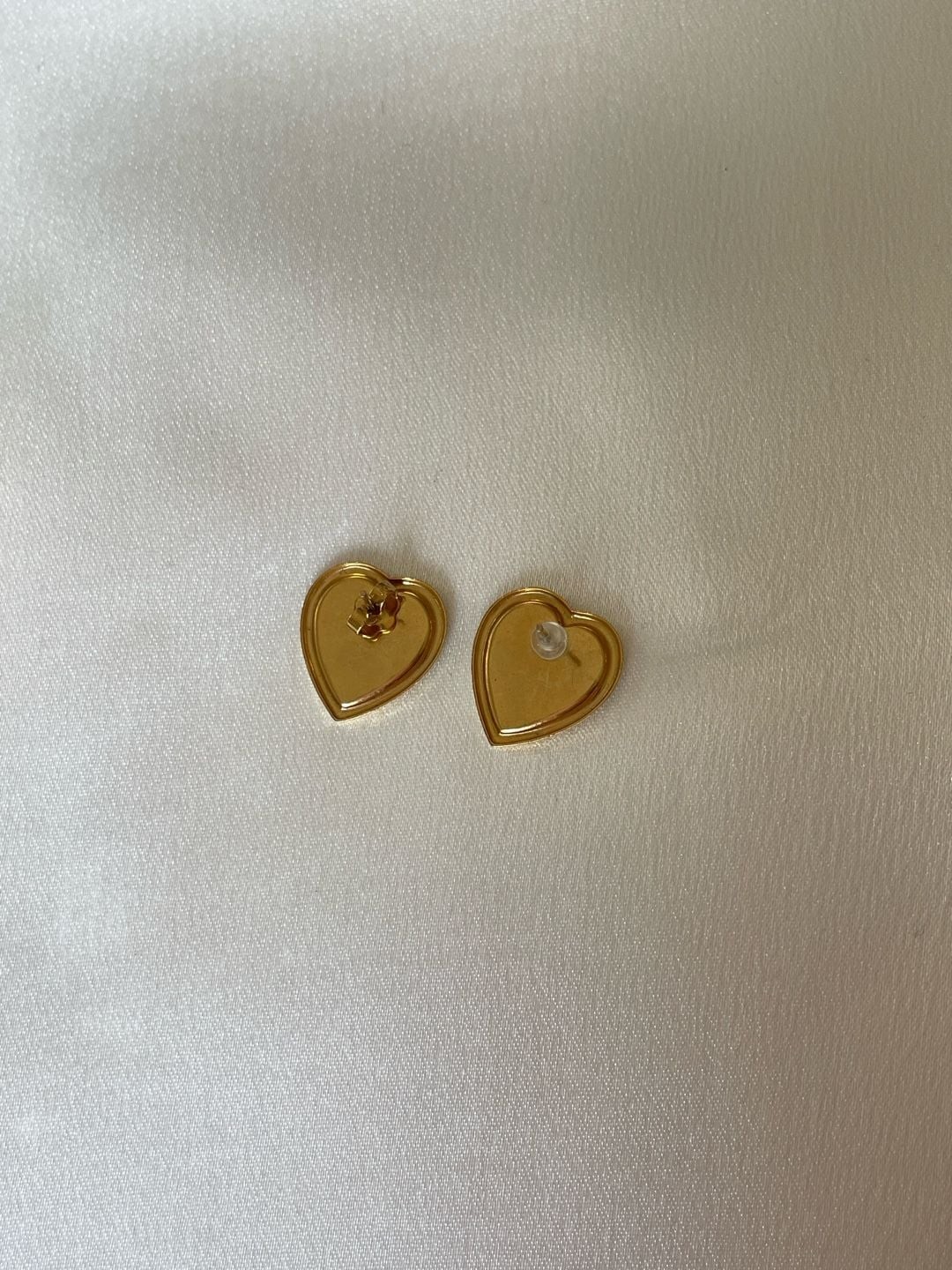 Vintage Green Marbled Enamel Heart Stud Earrings with Gold Tone Trim