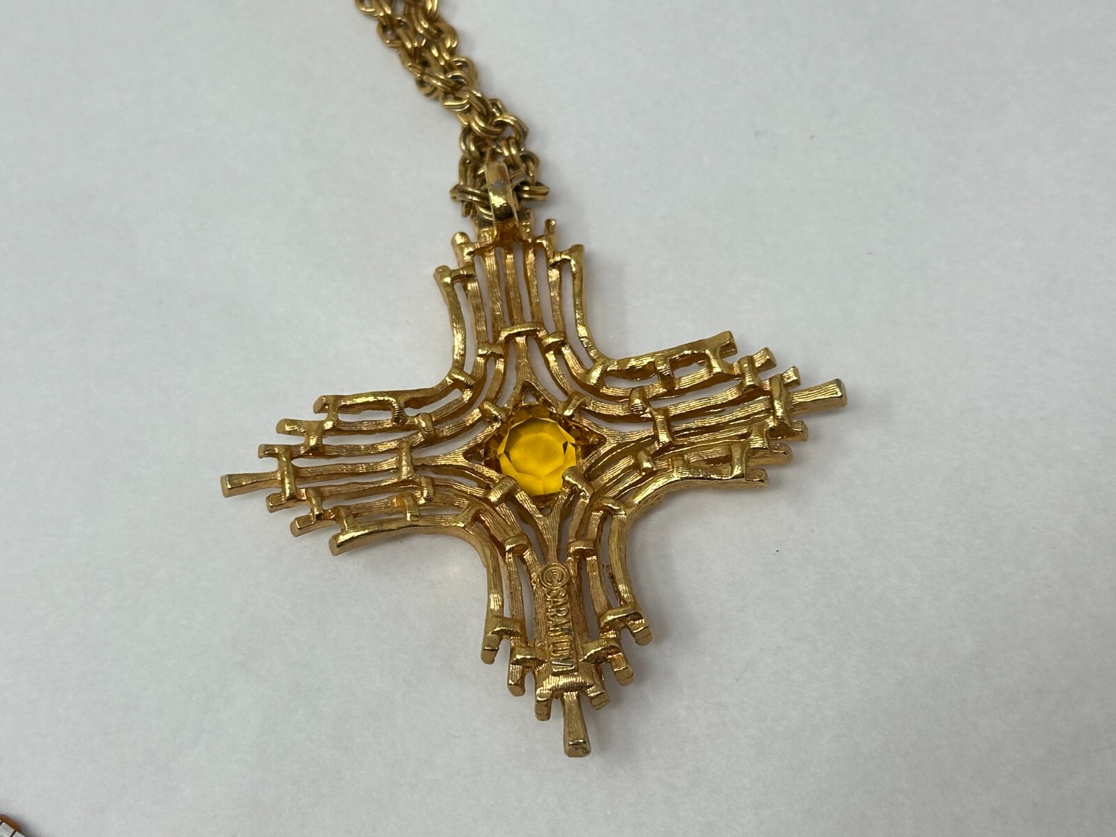 Vintage 1978 Sarah Coventry Goldtone OMEGA Maltese Cross Pendant 24″ Necklace