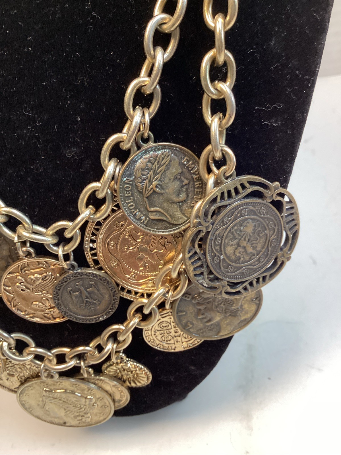Vintage Gold Tone Dangling Faux Coin Charm Necklace Chain Link 18”