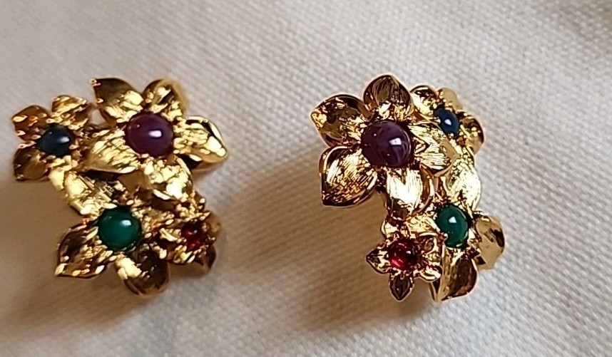 Earrings Avon Gold Tone Four Flower Earrings With Blue And Purple Gem Centers