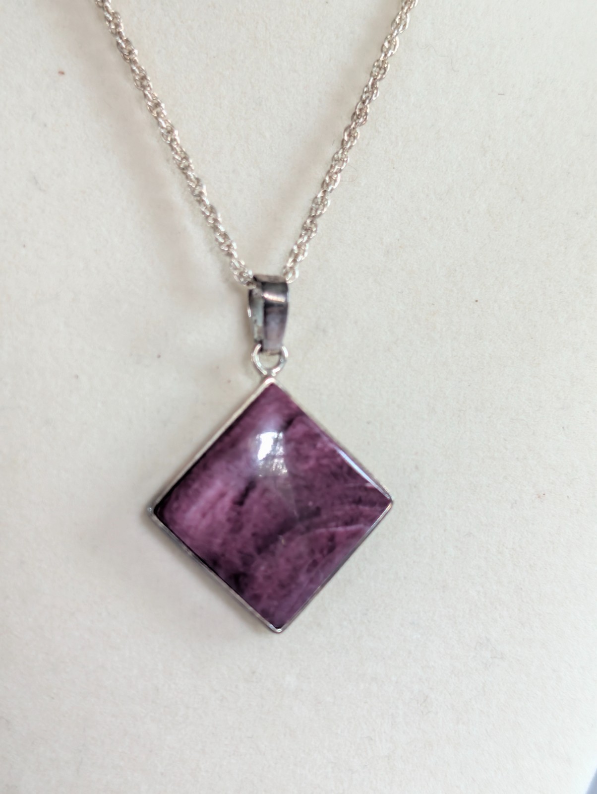 Vintage Square Sterling Silver 3/4″ Purple Spiny Oyster Pendant Necklace 16″+